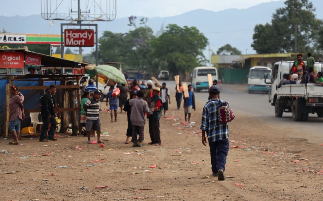 Goroka's dusty streets - Eastern Highlands, PNG