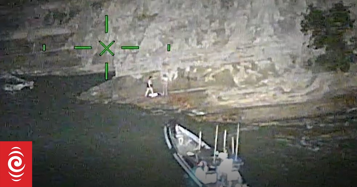 Watch: Auckland teens rescued from rocks as water 'rapidly' rose around them - Vimarsana News