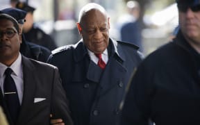 Actor and comedian Bill Cosby arrives for the second day of jury deliberations in the retrial of his sexual assault case at the Montgomery County Courthouse in Norristown, Pennsylvania on April 26, 2018. / AFP PHOTO / DOMINICK REUTER