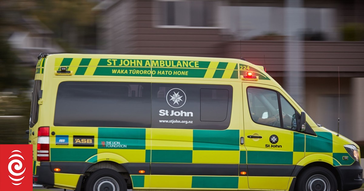 Four injured after vehicle hits tree in Whatatutu
