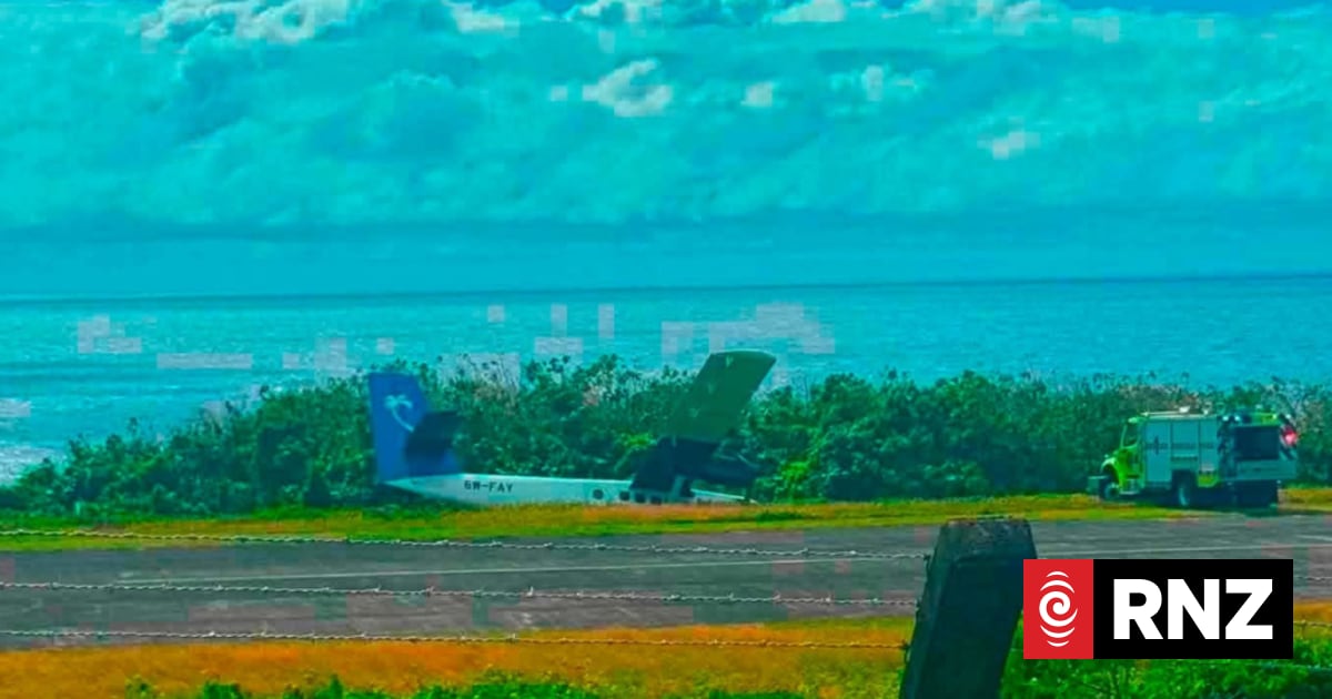 Crew member injured as Samoa Airways plane veers off runway