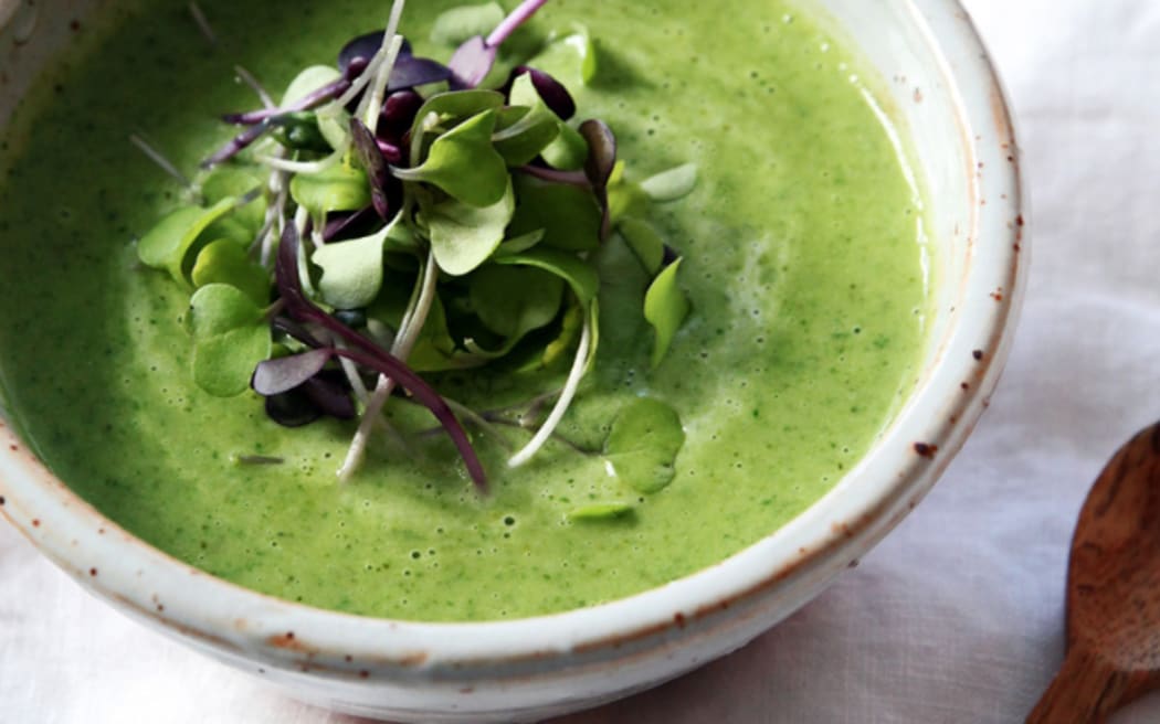 Thai broccoli, spinach & coconut soup
