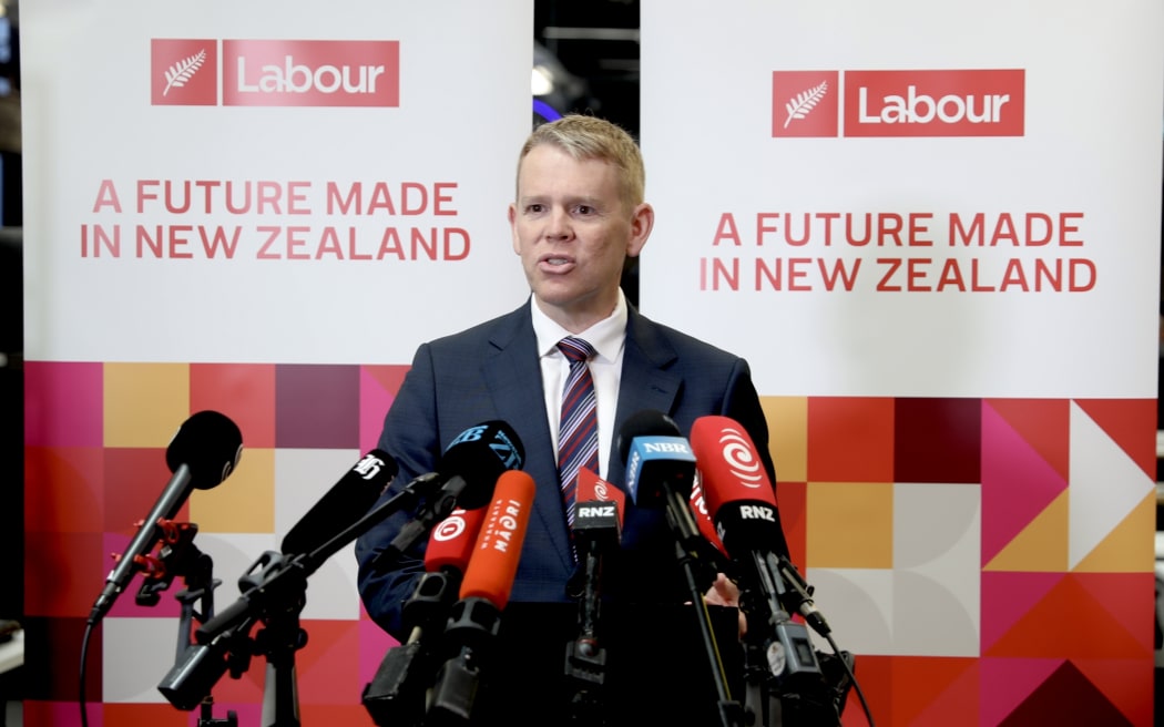 Labour Leader Chris Hipkins and Finance and Economy spokesperson Barbara Edmonds make a policy announcement.