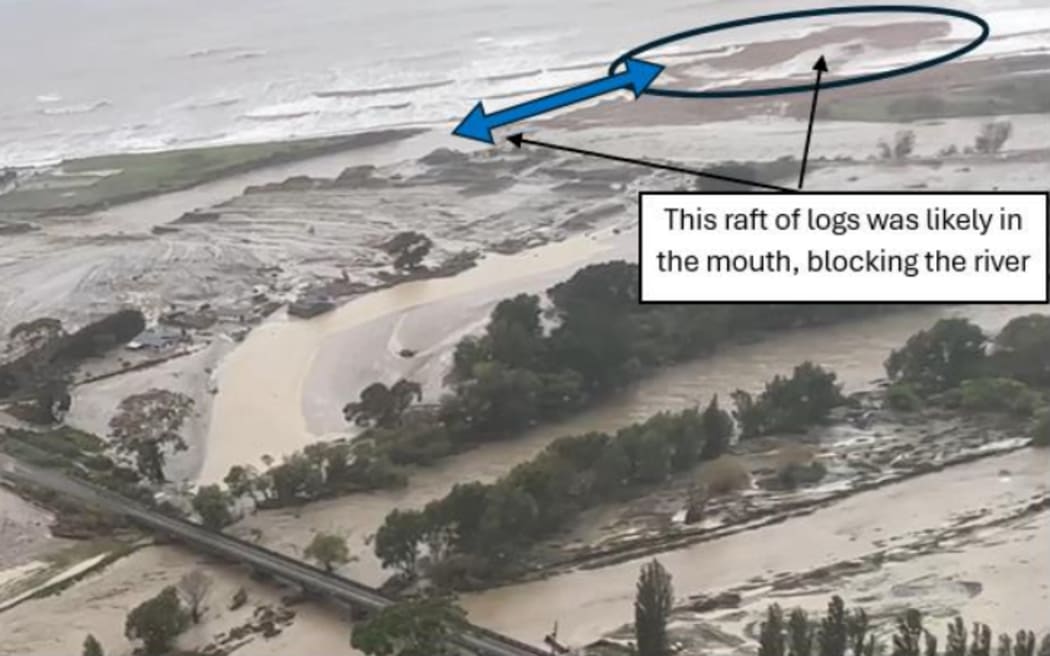 Photo of Esk River mouth taken 11:33am Tuesday, 14 February 2023.