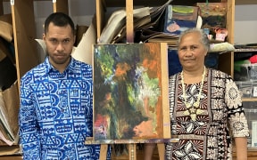 Artist Ululau Ama and his mum Maununu Ama.