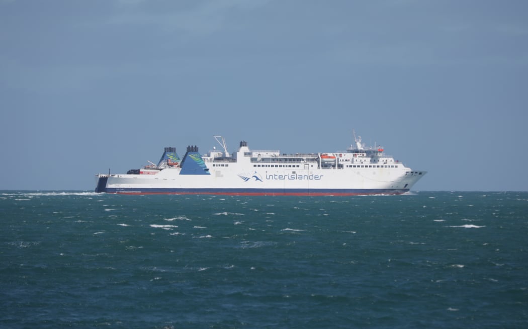 Aratere Interislander Ferry leaving Wellington.
