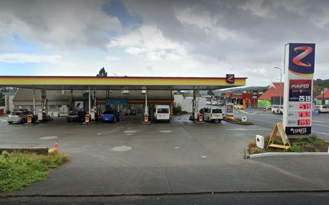 Z petrol station, Kamo Road, Whangārei.