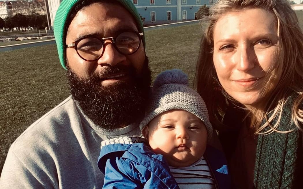 Will Hafu, Kate Woodward, baby Noah