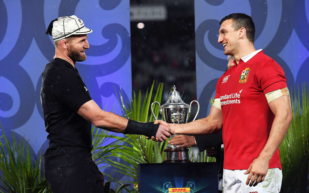 Captains Kieran Read and Sam Warburton shake hands after the drawn test and series.
3rd rugby union test match. New Zealand All Blacks versus the British and Irish Lions. Eden Park, Auckland, New Zealand. Saturday 8 July 2017.