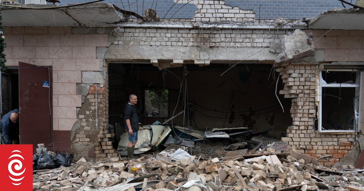 11 dead in Ukraine after missle hits apartment block | RNZ