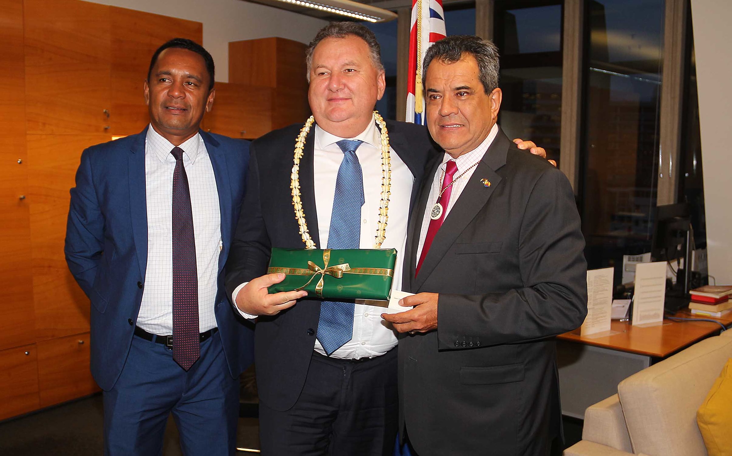 New Zealand's associate minister of Finance, Shane Jones, (centre) meets with the president of French Polynesia Edouard Fritch, (right) in Wellington.