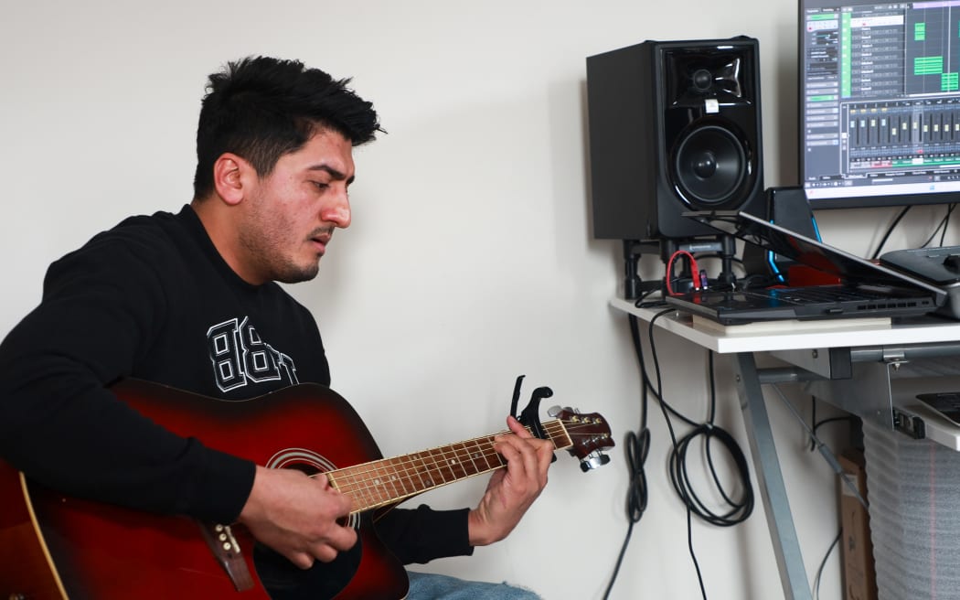 Kashish Sharma is a music producer and vocalist based in Auckland.