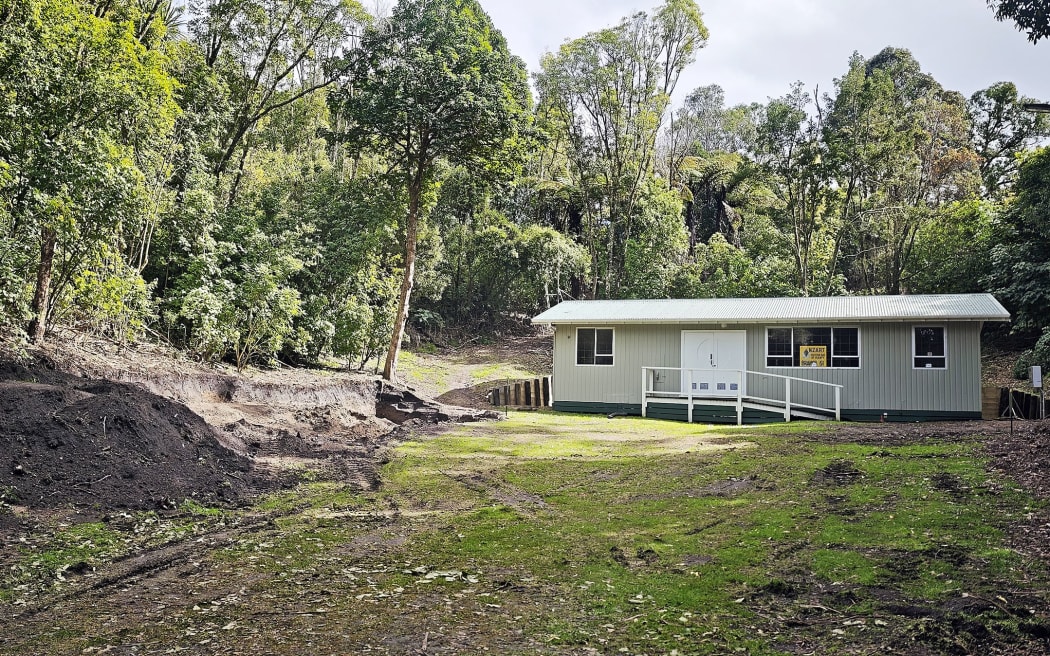 Police and an archaeologist have confirmed that bones found of the Waiewe Street reserve site are human.