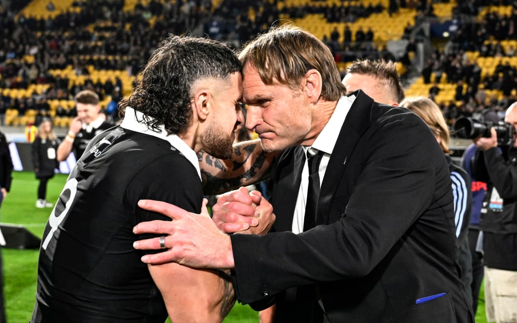 TJ Perenara and Scott Robertson perform a hongi.