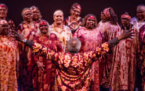 Morris Stuart with the Central Australian Aboriginal Women’s Choir