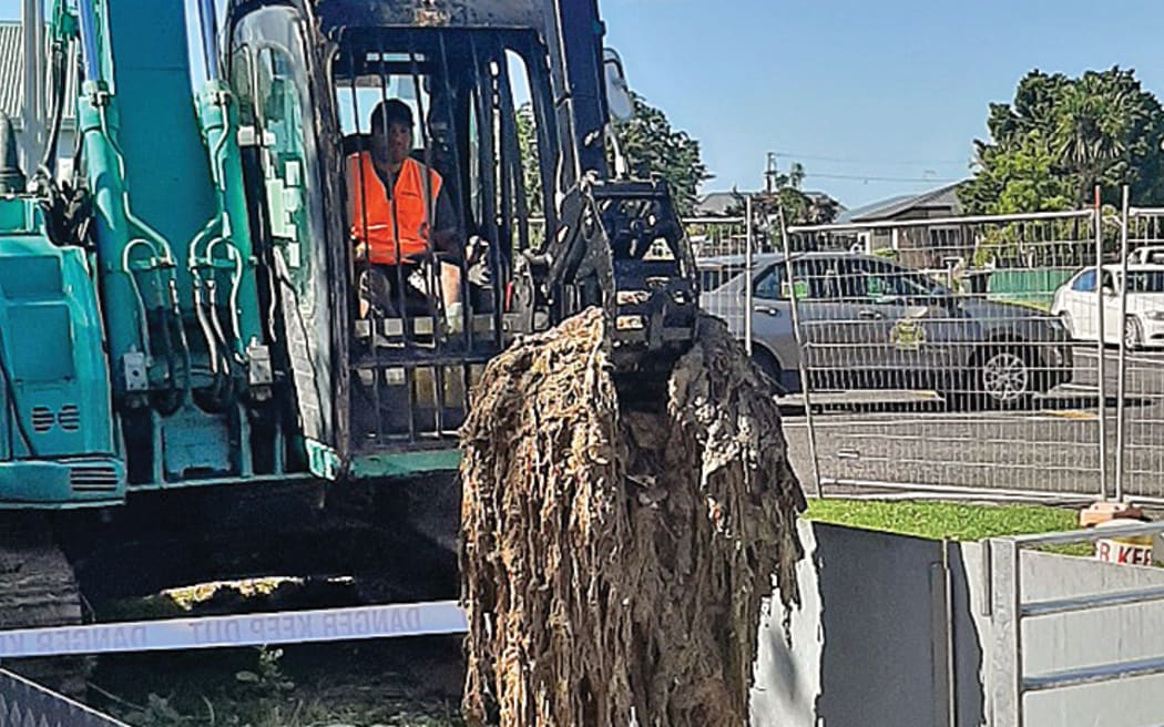 ontractors have used a claw hook attached to a digger to remove the fatburg from the Victoria Ave pump station.