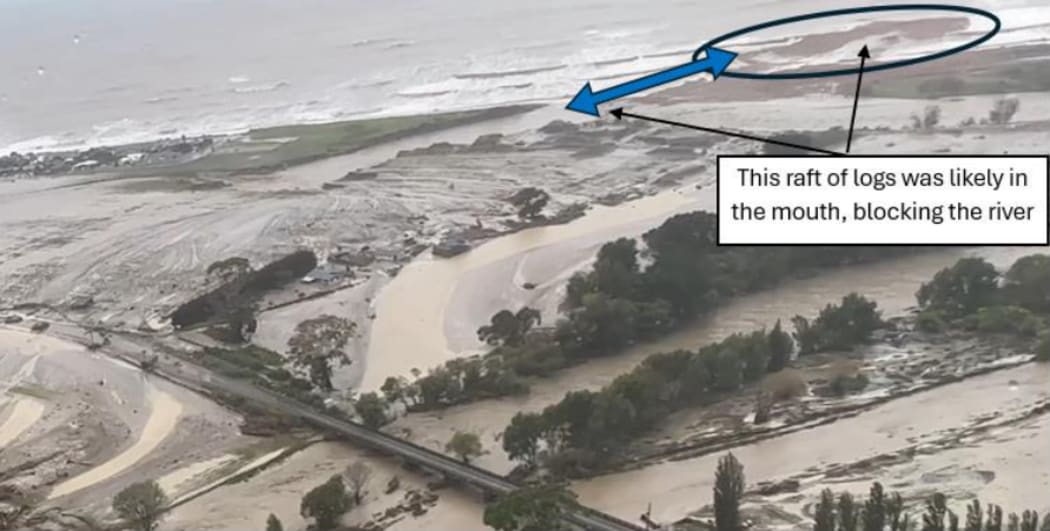 Photo of Esk River mouth taken 11:33am Tuesday, 14 February 2023.