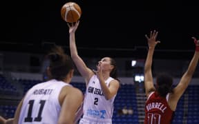 Emilia Shearer #2 of New Zealand plays during the game at the 2026 FIBA World Cup Qualifying Tournament between New Zealand and the United States in San Juan, Puerto Rico, on March 15, 2026, at Coliseo Jose Miguel Agrelot. (Photo by Edgardo Medina/NurPhoto) (Photo by Edgardo Medina / NurPhoto via AFP)