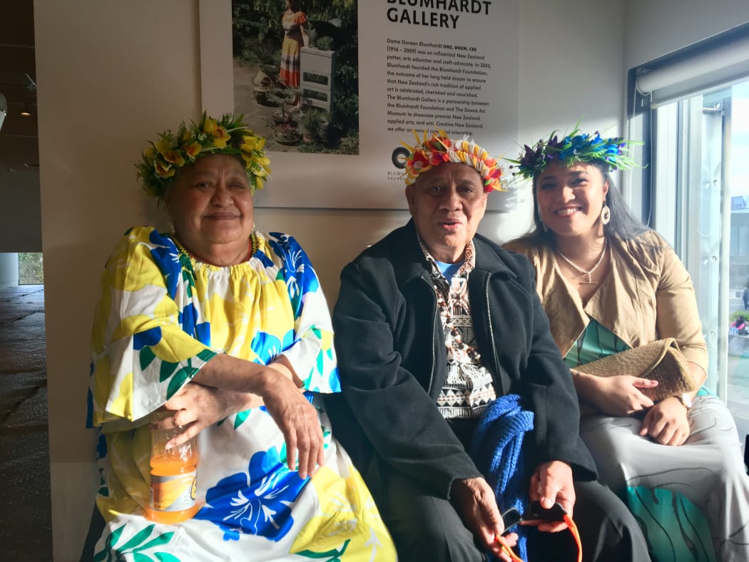 Lakiloko Keakea (L), and grandaughter Patricia Filipi (R).