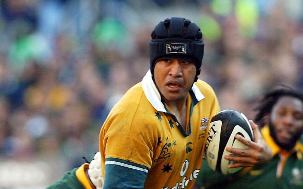 Toutai Kefu playing for the Wallabies in 2003.