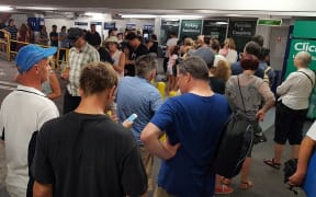 Lengthy queues at all pay stations after Saturday's waterfront concert caused AT to raise barrier arms and let visitors leave without paying.