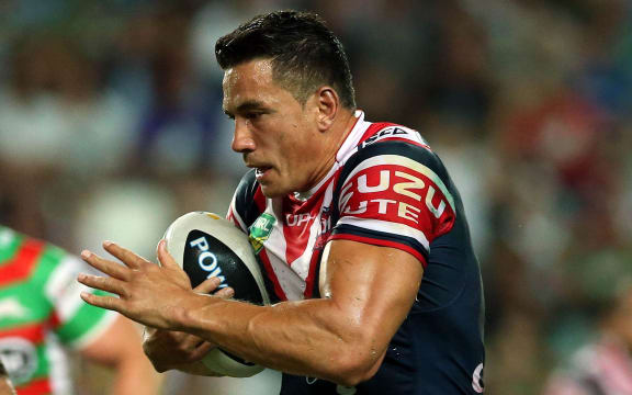 Sonny Bill Williams beats Greg Inglis to score.Roosters v Rabbitohs. NRL rugby league match.
