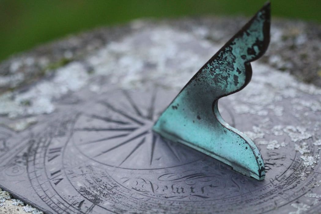 Sun dial