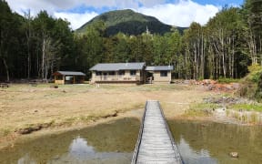 The Kōhanga Atawhai - Manson Nicholls Hut has been rebuilt at Lake Daniell in the Maruia Valley.