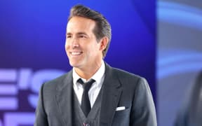 SANTA MONICA, CALIFORNIA - DECEMBER 06: Ryan Reynolds attends the 2022 People's Choice Awards at Barker Hangar on December 06, 2022 in Santa Monica, California.   Amy Sussman/Getty Images /AFP (Photo by Amy Sussman / GETTY IMAGES NORTH AMERICA / Getty Images via AFP)