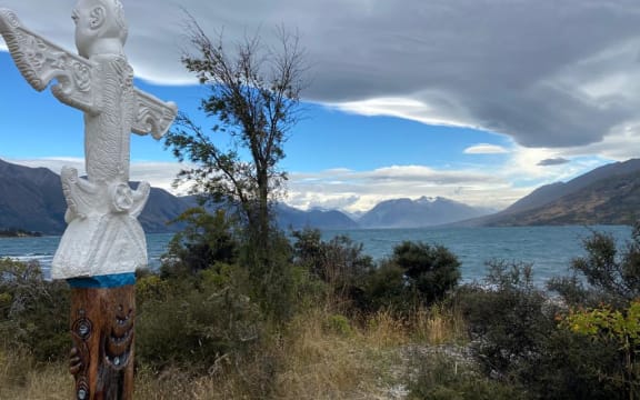 Te Maiharoa pou at Lake Ohauiti