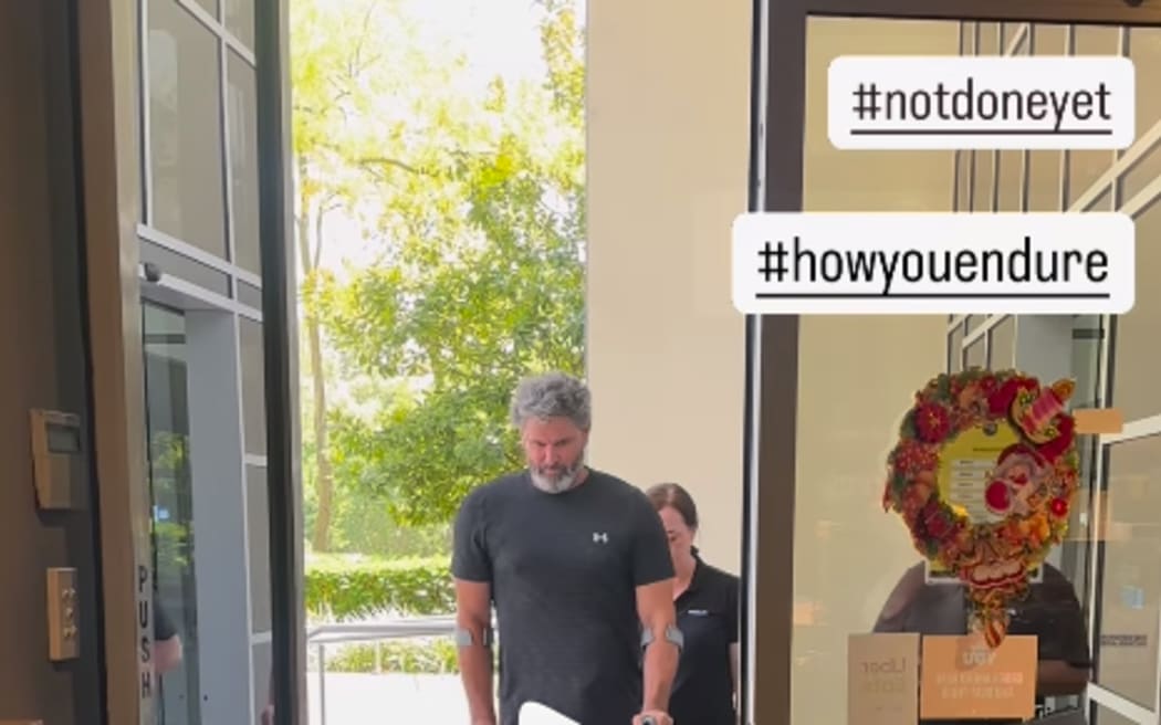 Former Black Cap Chris Cairns has walked himself into a bar after suffering a spinal stroke in 2021.