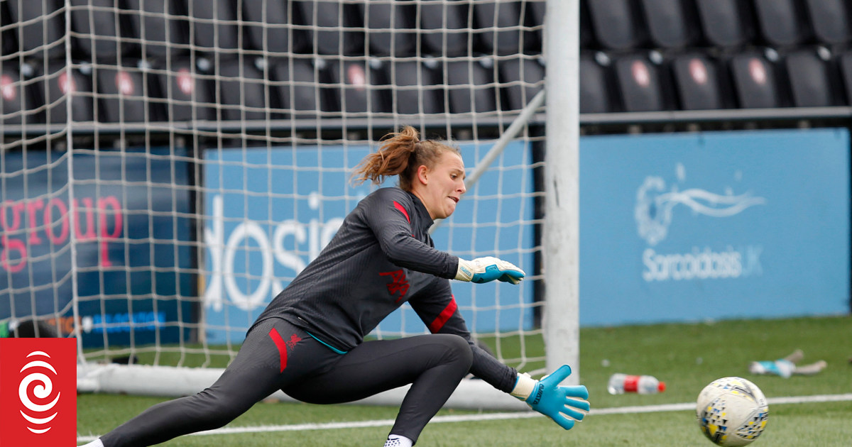 Phoenix sign keeper who was told she may never play again - Vimarsana News