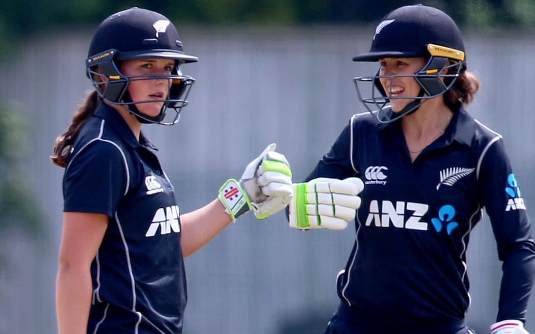 Bernadine Bezuidenhout (L) and Amelia Kerr.