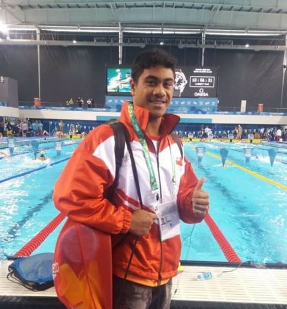 Tongan swimmer Finau Ohuafi.
