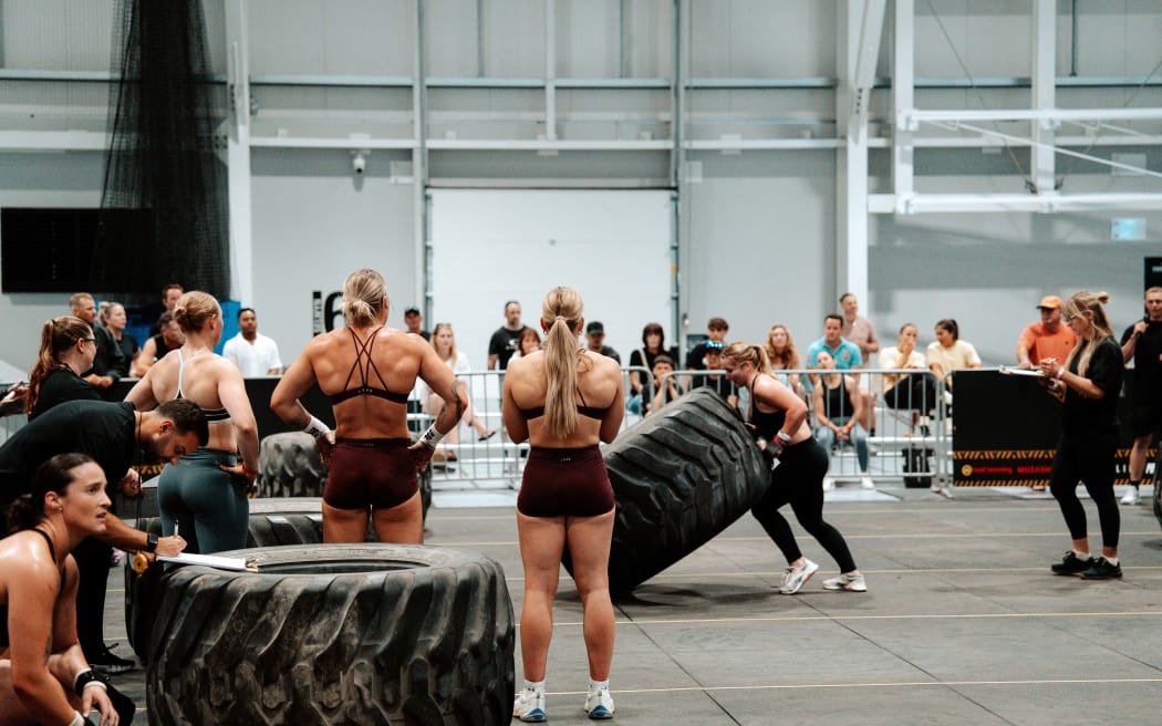 Southern Crown attracted Australian athletes Emily de Rooy, Charlotte Baldwin and Luke de Jonge.