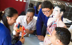 An Auckland principal says teachers in low-decile school deserve higher pay.