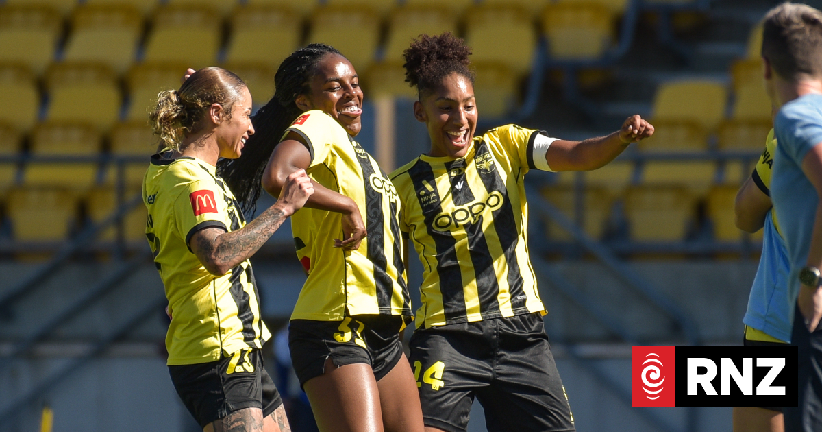 Wellington Phoenix women lock in foreign attacking duo for another season - RNZ