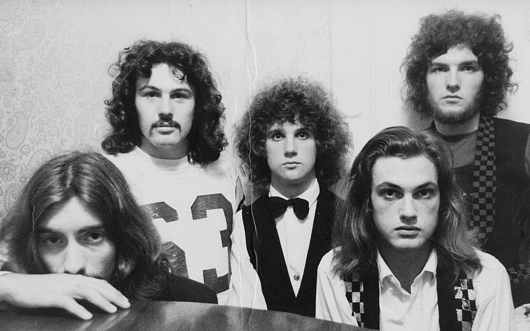The first Split Enz publicity shot, Dec 1972 (Mike Chunn 2nd from left)