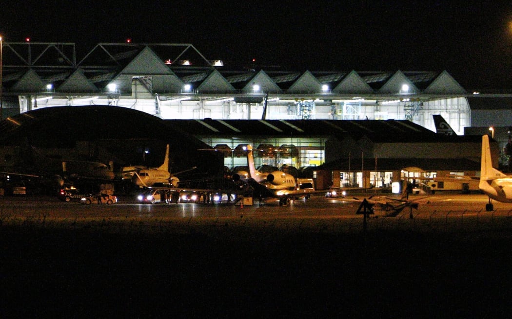 Barack Obama's Gulfstream plane landed about midnight.