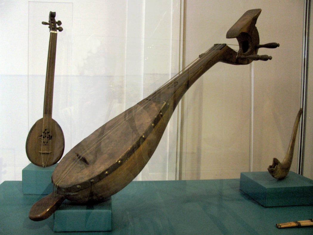 Qanbuz Lute