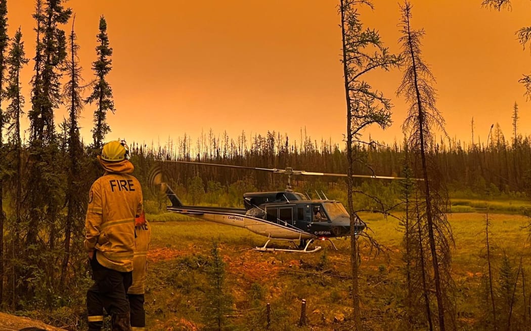 Kiwi firefighters helping out in Canada