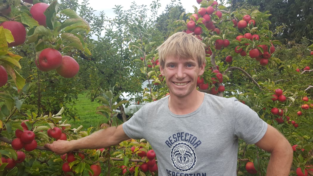 Chris Honnis Beekeeper