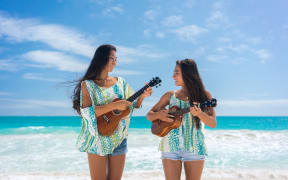Honoka and Azita, Ukulele superstars