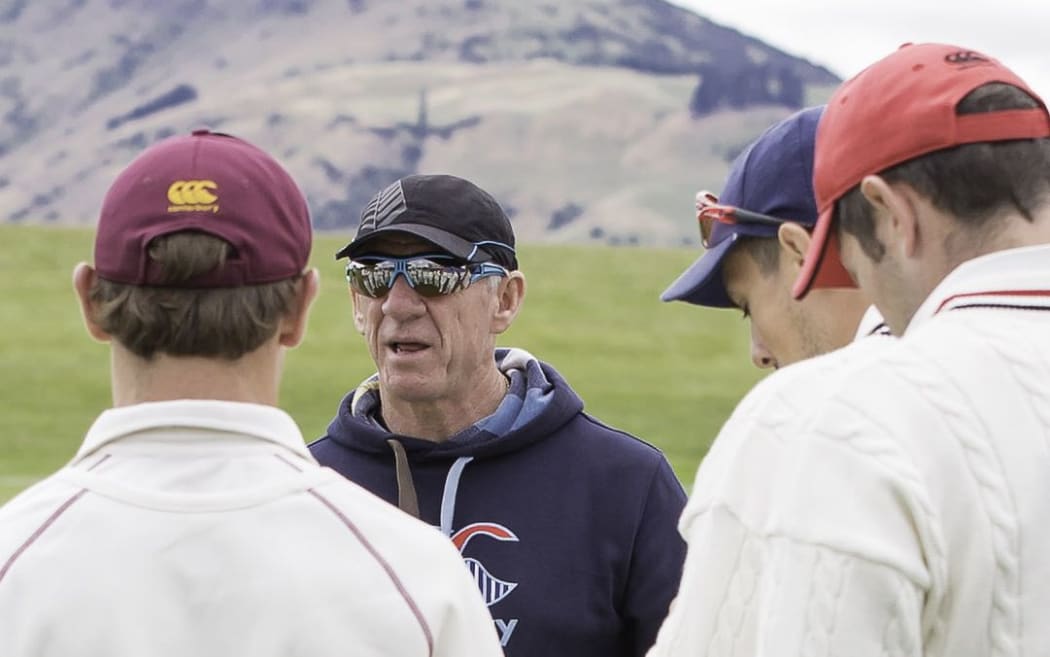 Bob Carter has taken over as White Ferns coach from Haidee Tiffin.