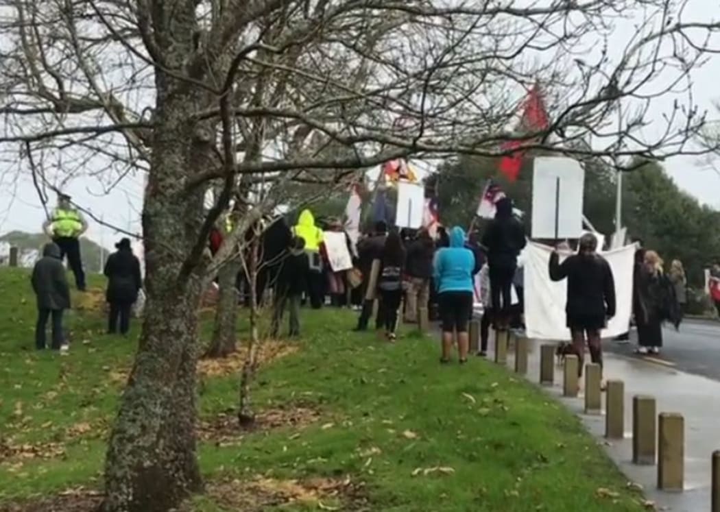 1080 protesters on Auckland's North Shore