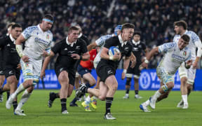 Cam Roigard runs the ball to score a try during All Blacks v Italy Northern Tour match, Allianz Stadium, Turin.