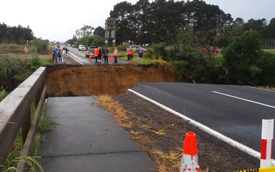 The washed out road south of Pukenui between Whalers Road and Lamb Road.