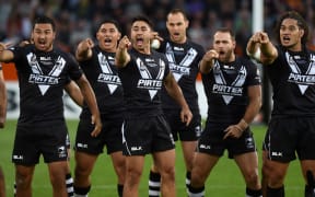 Kiwi's perform haka during 4-Nations 2014.