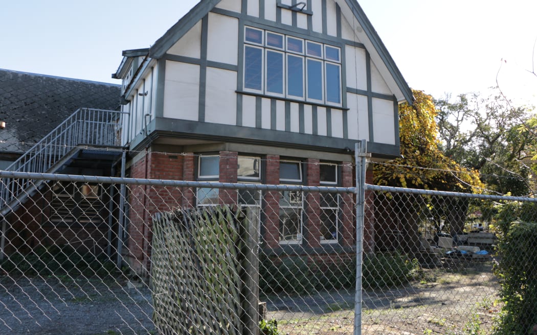 The original Dux de Lux building
