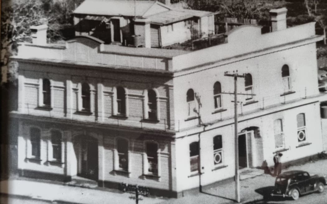 The Commercial Hotel pictured in the 1940's.